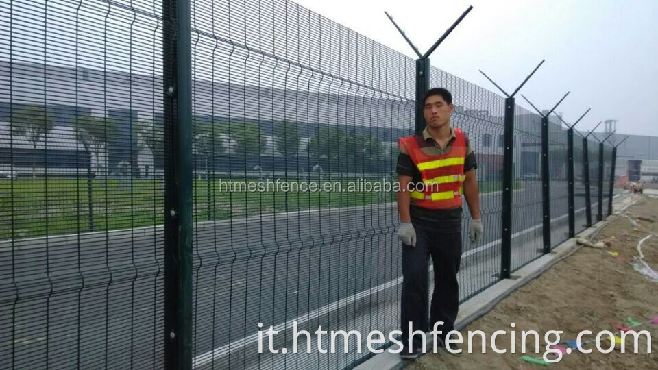 Sicurezza anti-climb rivestita in polvere 358 Fence 12,7 * 76,2mm * 2,1m (h) con 60 * 80 * 2mm Post